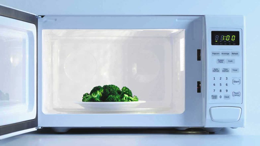 Learn why your microwave turns on but doesnt heat up with Seattle Appliance Service Pros.